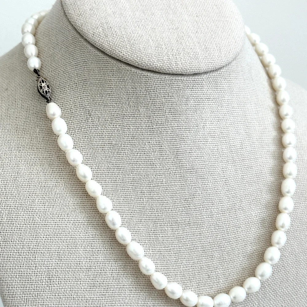 Vintage 925 Sterling Silver Genuine Freshwater Pearl Ladies Strand Necklace 18